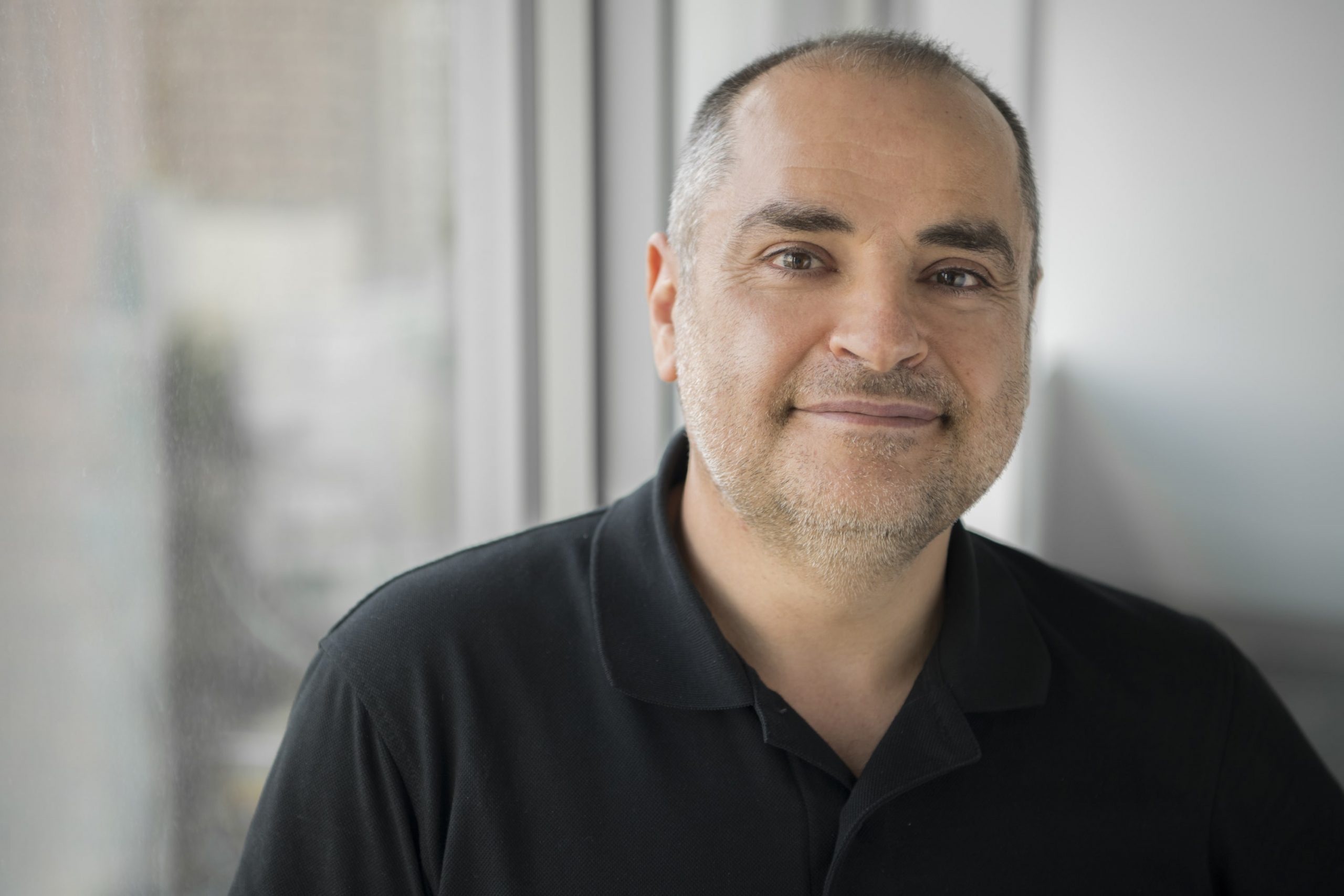 Headshot picture of Mario