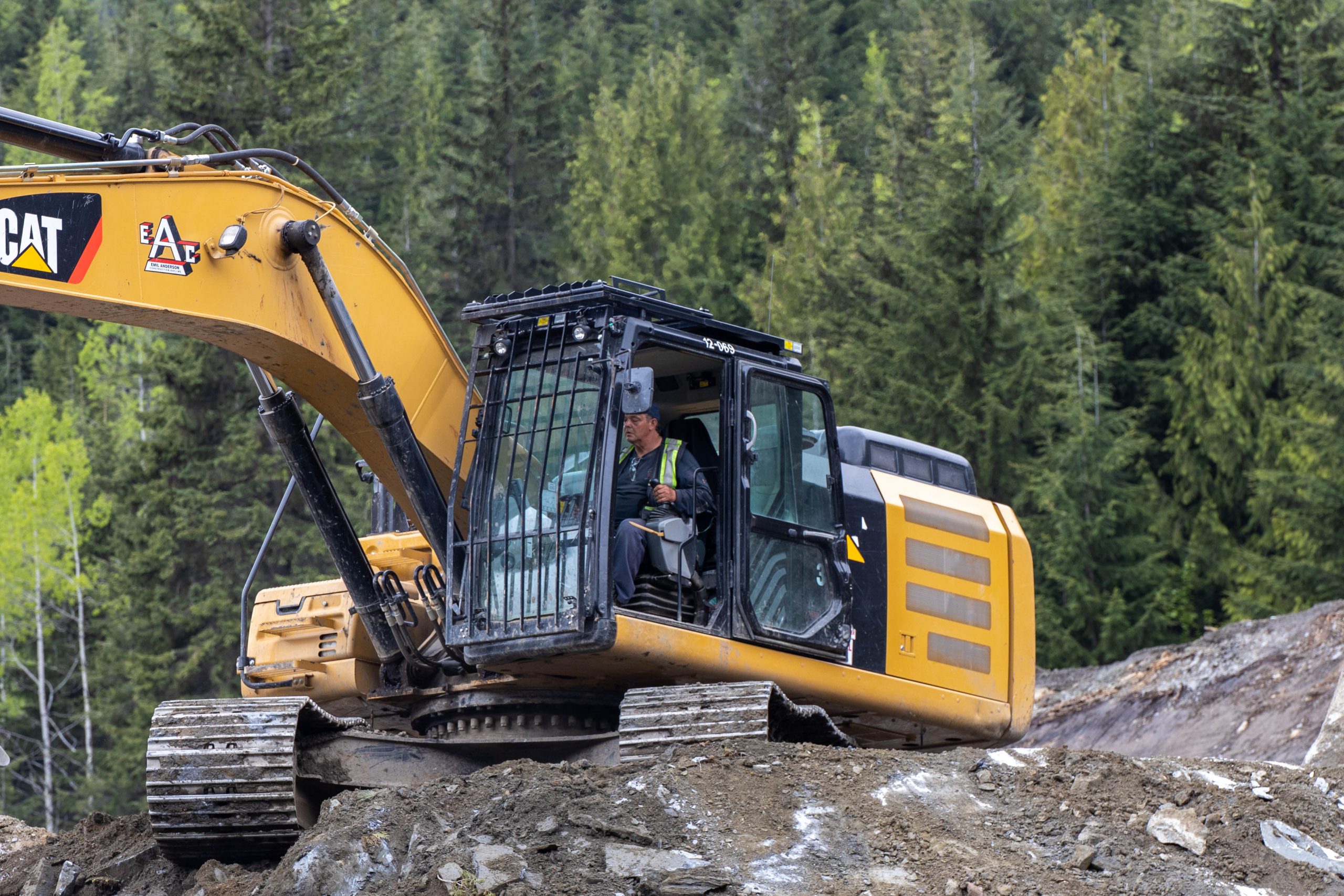 Image of a Construction Vehicle used in the Illecillewaet Project